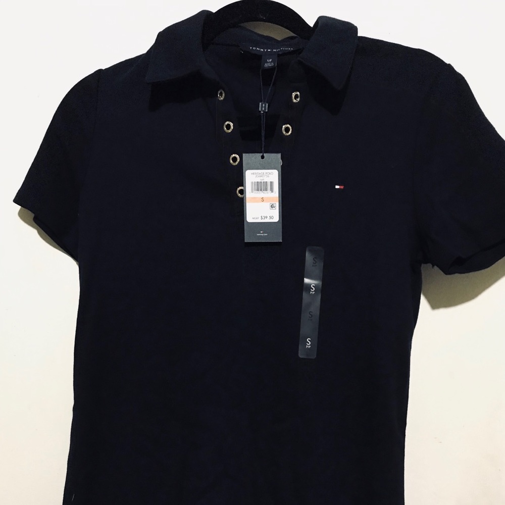Short sleeve Tommy Hilfiger v neck Small
